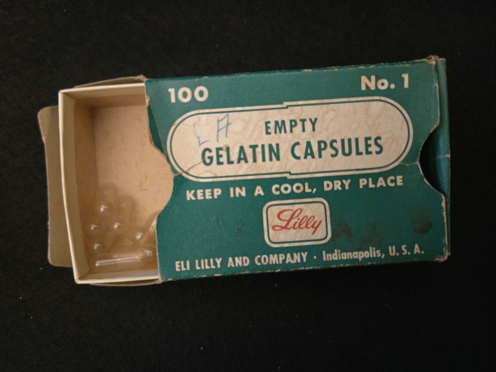 Vintage Eli Lilly Empty Gelatin Capsules No 1 Box Bilingual Pharmacy Apothecary
