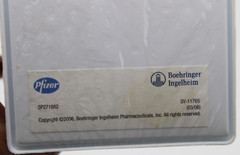 Pfizer 2006 Desk Sticky Note Pad Holder Pharm Rep Swag Spiriva HandiHaler SEALED
