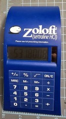 Pfizer „Zoloft“ Curved Desktop Calculator Drug Rep Promotional Item 2005 Era