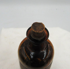 BW – 1890’s Parke, Davis & CO Fluid Red Gum Detroit Mich 4 5/8 “ Medicine bottle