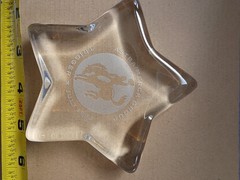 ASTRA/MERCK Drug Rep Crystal Glass Star Paper Weight „Trigger July 1993“