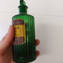 Labeled Wright Layman Umney Ltd London Emetic Ribbed Chemists Apothecary Bottle