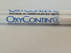 2 Pens Oxycontin CII Drug Rep Pharmaceutical Promo Medical Advertising Papermate