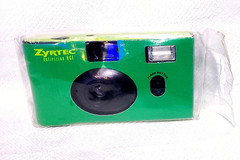 Zyrtec 35mm 400ASA Flash Camera Pharmaceutical Promo Circa Y2K 2000 24 Exposures