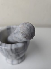 Marble Footed Mortar & Pestle Apothecary Pharmacy Medicine Herb Spice Grinder 4″