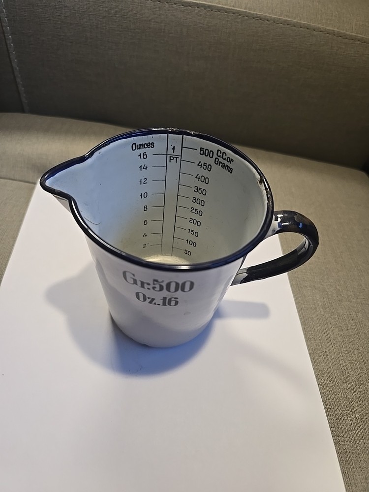 Vtg 16oz 500Gr. Medical Hygienic White Blue Enamel Measuring Cup Czechoslovakia