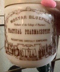 vtg70s italian repro of US 1900s pharmaceutical advertisement milkglass canister