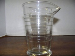 Apothecary Pharmacy Footed Measuring Beaker pharmacy Glass pour spout 8oz 5″