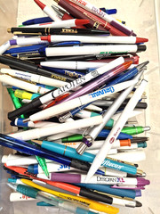 Lot Of 150 + PHARMACEUTICAL Drug Rep Advertising PENS Medical some RARE!
