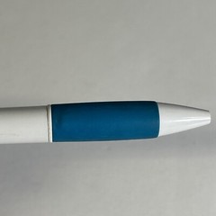 DRUG REP PEN PFIZER LIPITOR (WHITE/LIGHT BLUE DESIGN) VERY GOOD-GREAT CONDITION!