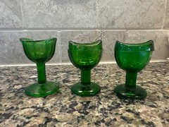 Vintage Emerald Green Glass Eye Wash Cups – Set of 6 – Apothecary Eye Baths – An