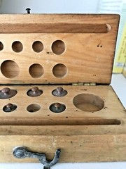 1920-30’s E.H.SARGENT ANTIQUE APOTHECARY BRASS WEIGHTS HINGED WOOD BOX SET