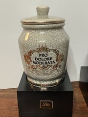 2 Vintage 1970’s Lilly Pro Dolore Moderata Apothecary Jars with Lids And Bases