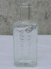 2X Old Small Medicine Glass Pharmacy Apothecary Bottle Maria Zeller Magnet Drops