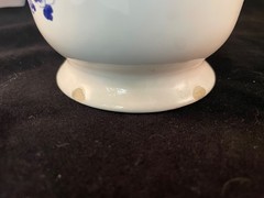 Vintage 1989 Lilly Pharma Blue White Ceramic U:Caelful:Fo Apothecary Jar Vase