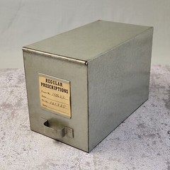 Vtg Gray Green Metal File Pharmacy Prescription Box Industrial Lift Top 9.5x6x5