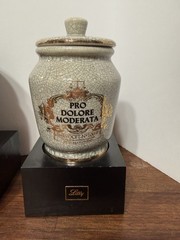 2 Vintage 1970’s Lilly Pro Dolore Moderata Apothecary Jars with Lids And Bases