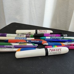 Pharmaceutical Drug Rep 11 Pens 2 Hi Liters Some Dried Out 13 Total