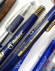 Lot of 18 Pharma Pharmaceutical Logo Ink Pens Duragesic Xopenex Axid Claritin