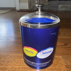 Januvia/Janumet collectible container with lid