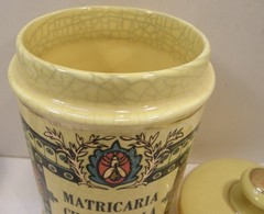 VINTAGE CERAMIC POTTERY APOTHECARY JAR W/LID MATRICARIA CHAMOMILLA PHARMACY