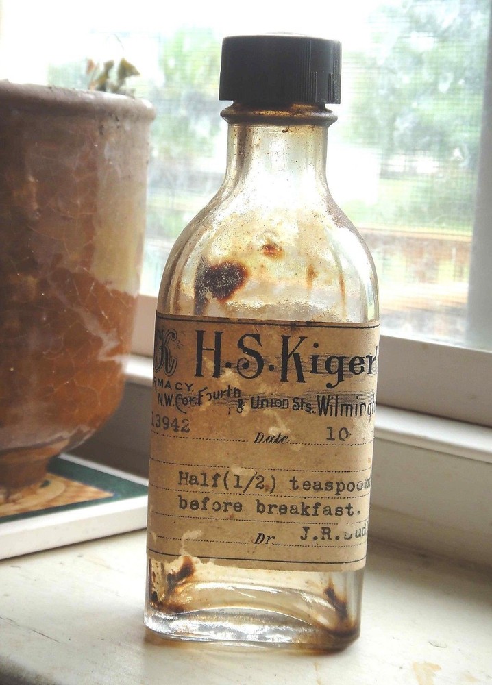1934 antique KIGER’S PHARMACY MEDICINE BOTTLE wilmington de quack DR.BODLER