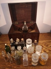 SUBSTANTIAL MAHOGANY EARLY VICTORIAN MAHOGANY APOTHECARY CHEST & CONTENTS c.1865