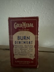 Vintage S. Pfeiffer Mfg. Co. ‚Gold Medal‘ Collectible Display Box