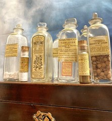 ANTIQUE 1850 APOTHECARY CABINET MEDICINE CHEST JARS *SNOW HILL LONDON* CONTENTS