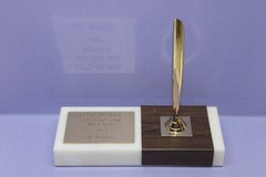 1969 Depo-Medrol Drug Marble Pen Stand & Holder w/ Plaque – 300 Vial Club Award