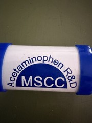 Vintage Acetaminophen R&D MSCC Pharmaceutical Promotional Keychain Flashlight