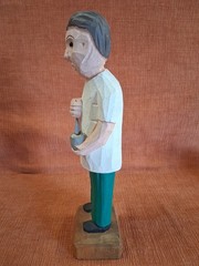 Pharmacist 12″ Wood Carved Statue With Mortar Pestle – RARE