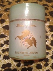 VINTAGE 30s ELIZABETH ARDEN TALC CONTENT 2/3 PACK MINT