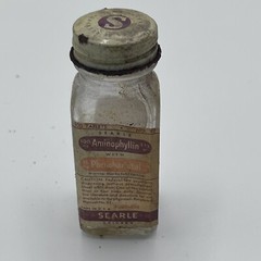 Vintage Glass Medicine Bottle G.D Searle & Co. Aminophyllin 100 tablet empty