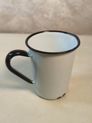 Vtg ENAMELWARE Measuring Cup Medical WHITE Pitcher 32 oz / 1000 cc Primitive