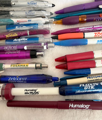 Lot of Drug Rep Items Metal & Plastic Pens & Pen Light *Non Working**READ Desc