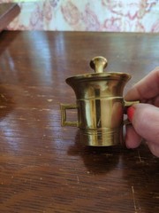 Vintage Brass Small Miniature Double Handled Mortar & Pestle (Bin 20)