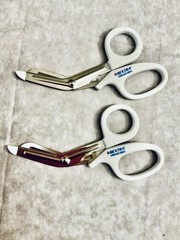 CELEBREX BEXTRA PHARMACEUTICAL REP PROMO FIRST AID SHEARS LOT OF 2