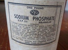 OLD NYQ – NEW YORK QUININE & CHEMICAL SODIUM PHOSPHATE CONTAINER