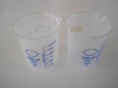 2 Plastic Liquid Beakers 150 ml Kimble