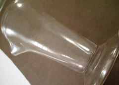 ANTIQUE Vtg ETCHED GLASS APOTHECARY FOOTED MEASURING BEAKER POUR SPOUT 3-5/8″