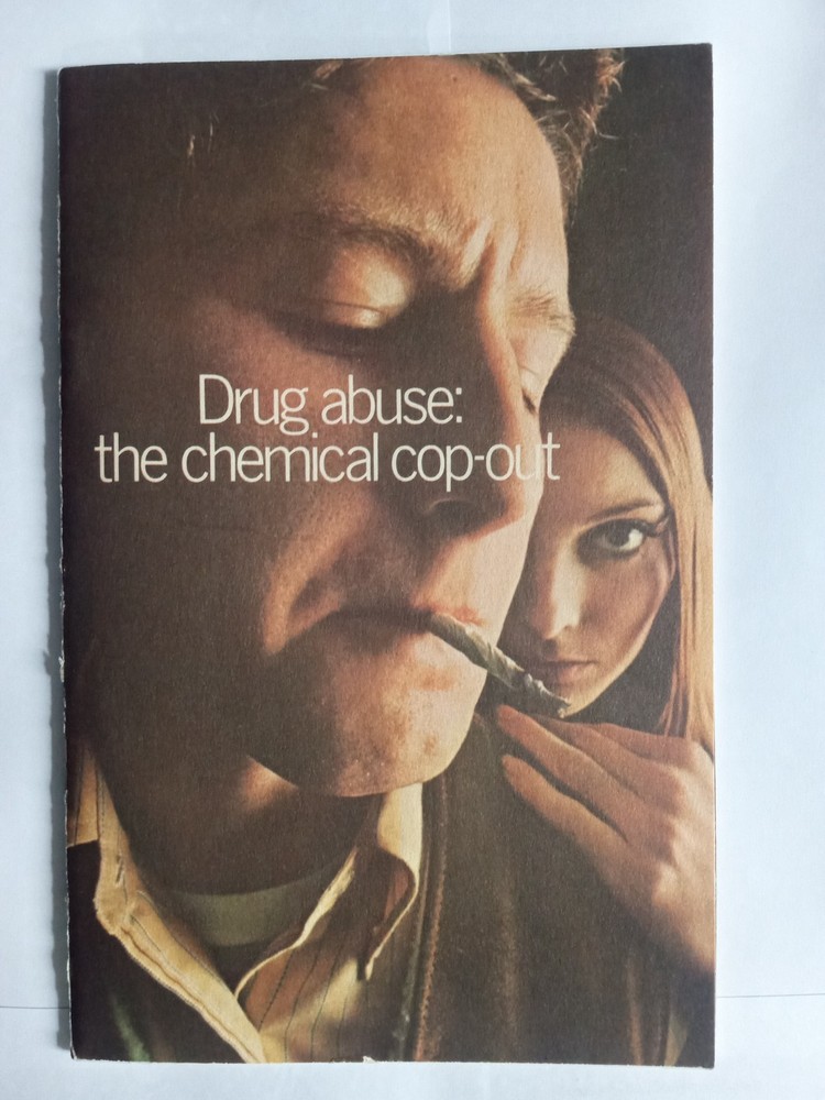 1970’s ANTI-DRUG BOOKLET. DRUG ABUSE: THE CHEMICAL COP-OUT. BLUE SHIELD