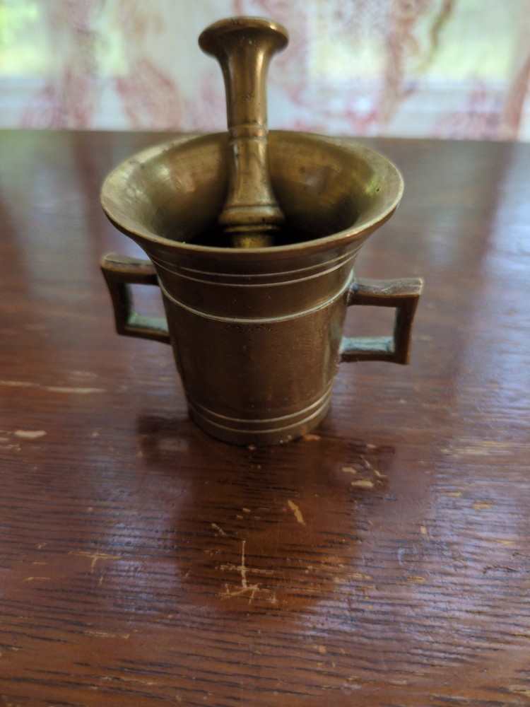 Vintage Brass Small Miniature Double Handled Mortar & Pestle (Bin 20)