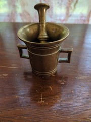 Vintage Brass Small Miniature Double Handled Mortar & Pestle (Bin 20)