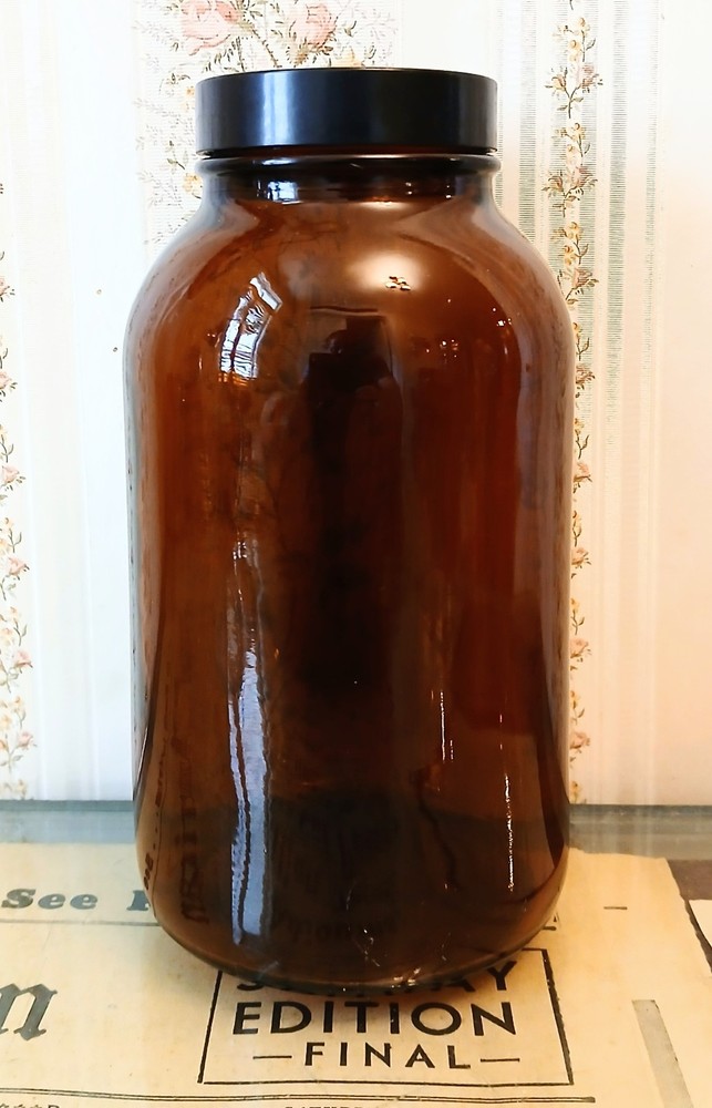 Vintage Amber Glass Brown Jar Apothecary Pharmacy Bottle w/ Bakelite Lid – 6.5″