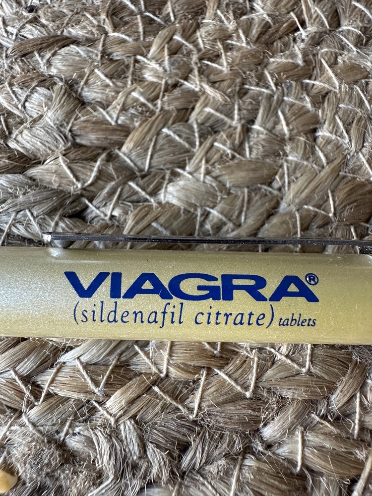 Vintage Viagra Pharmaceutical Drug Rep Pen Pearl Yellow DOES NOT WRITE