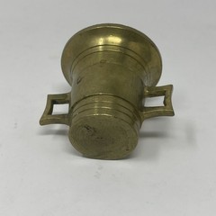 VTG SMALL BRASS MORTAR AND PESTLE WITH HANDLES