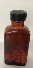 Rare Vintage Emplets Anterior Pit Amber Medicine Bottle Parke Davis w/contents