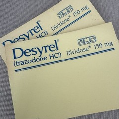 Trazodone Post-It Notes & Plastic Clips Vintage Drug Rep Swag Desyrel Dividose
