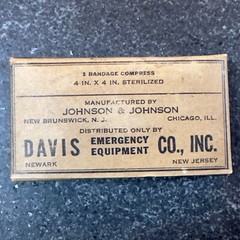 WW2 Antique Original Johnson & Johnson / Davis – Bandage Compress
